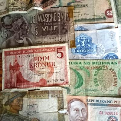 FOREIGN PAPER CURRENCY