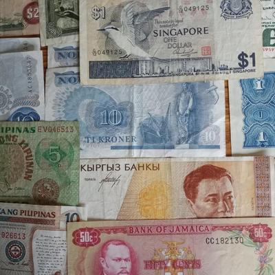 FOREIGN PAPER CURRENCY