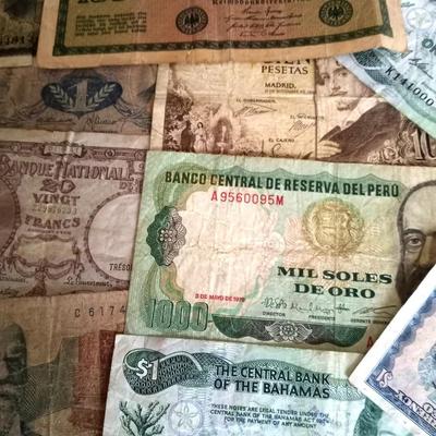 FOREIGN PAPER CURRENCY