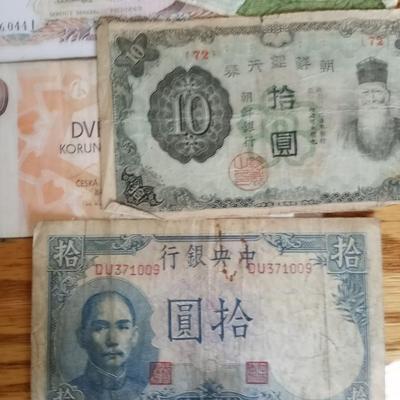 FOREIGN PAPER CURRENCY