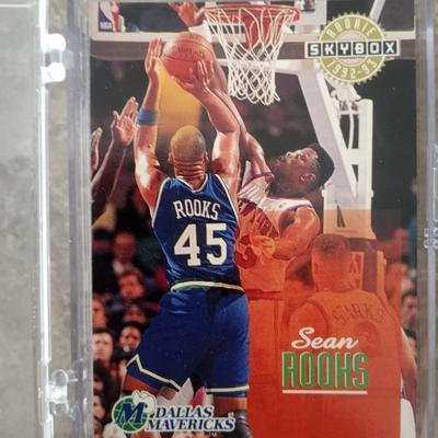 BASKETBALL TRADING CARDS