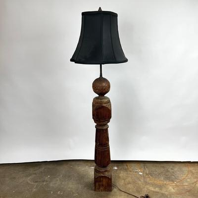 1461 Antique Newel Post Lamp