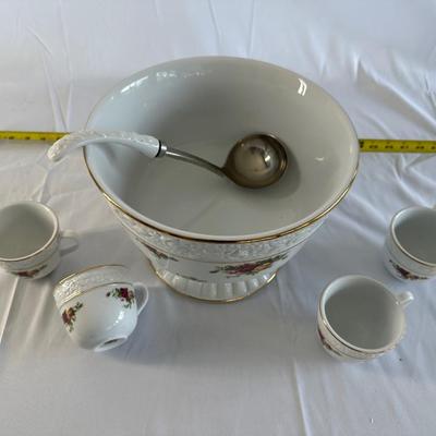 Royal Albert Old Country Roses Punch Bowl with ladle and 8 cups