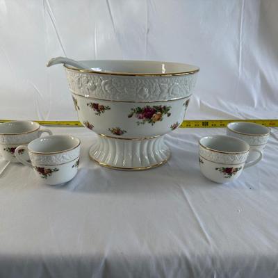 Royal Albert Old Country Roses Punch Bowl with ladle and 8 cups