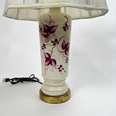 1513 Vintage Porcelain White/Purple Floral Lamp