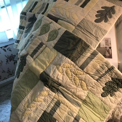 Huge Lot: Queen Bedding/Blankets/Pacific Coast Feather Co. Down Comforter - Lot 257