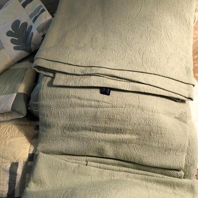 Huge Lot: Queen Bedding/Blankets/Pacific Coast Feather Co. Down Comforter - Lot 257