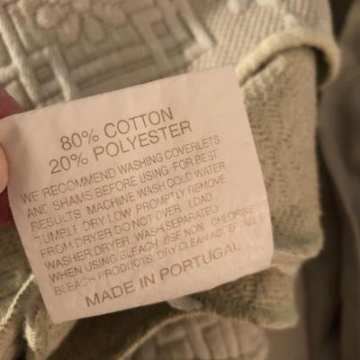 Huge Lot: Queen Bedding/Blankets/Pacific Coast Feather Co. Down Comforter - Lot 257