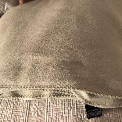 Huge Lot: Queen Bedding/Blankets/Pacific Coast Feather Co. Down Comforter - Lot 257