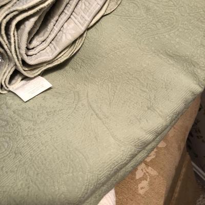 Huge Lot: Queen Bedding/Blankets/Pacific Coast Feather Co. Down Comforter - Lot 257