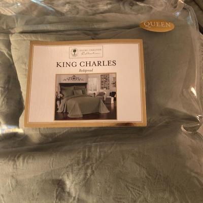 Huge Lot: Queen Bedding/Blankets/Pacific Coast Feather Co. Down Comforter - Lot 257