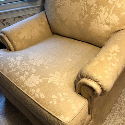 Ethan Allen Upholstered Chair 35Lx37Wx37H -Lot 268