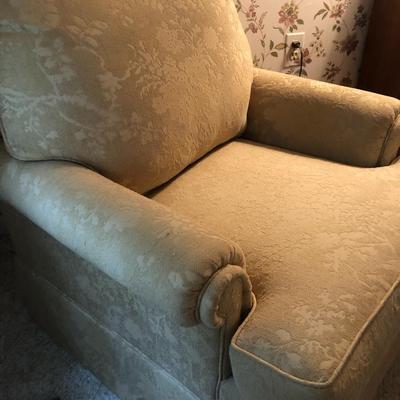 Ethan Allen Upholstered Chair 35Lx37Wx37H -Lot 268