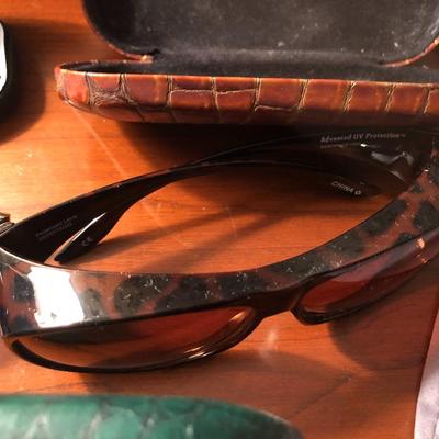 Eyeglasses & Cases - Lot 271