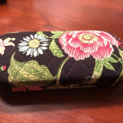 Eyeglasses & Cases - Lot 271