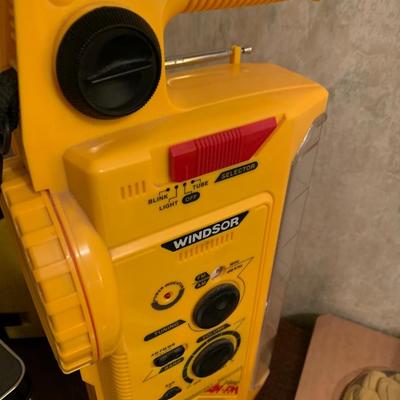 Large FLASHLIGHT Lot - 186