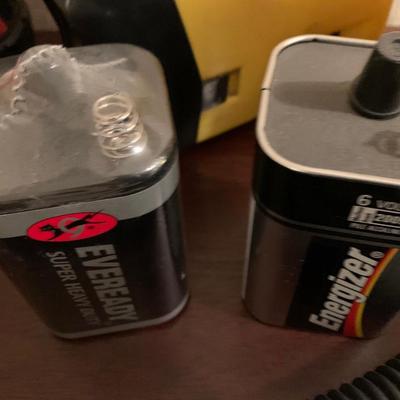 Large FLASHLIGHT Lot - 186