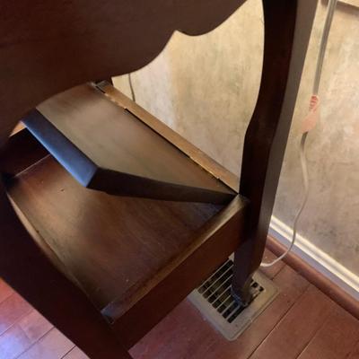 Hall Table w/ Hideaway Shelf & Lamp