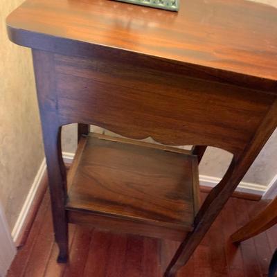 Hall Table w/ Hideaway Shelf & Lamp