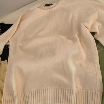 Ladies Tops Large: Lands Ends & Karen Scott -Lot 276