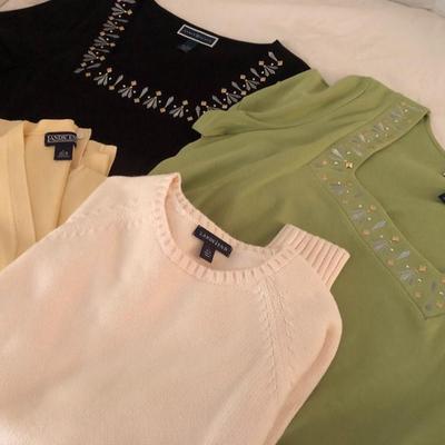 Ladies Tops Large: Lands Ends & Karen Scott -Lot 276