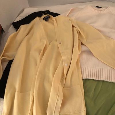 Ladies Tops Large: Lands Ends & Karen Scott -Lot 276