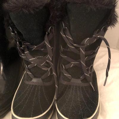 Womenâ€™s L.L. Bean Wellie & Sorel Boots (Sz 9M & 9.5) -Lot 277