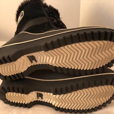 Womenâ€™s L.L. Bean Wellie & Sorel Boots (Sz 9M & 9.5) -Lot 277