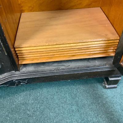 Lot 229 | 3-Door Oak Bookcase