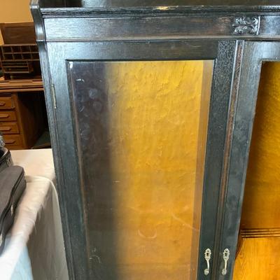 Lot 229 | 3-Door Oak Bookcase