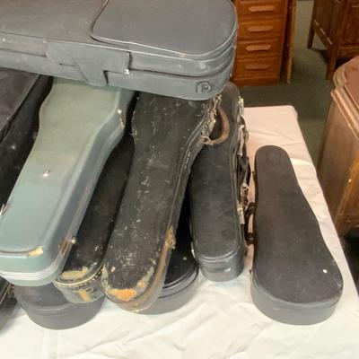 Lot 233 | 19 Empty Violin Cases