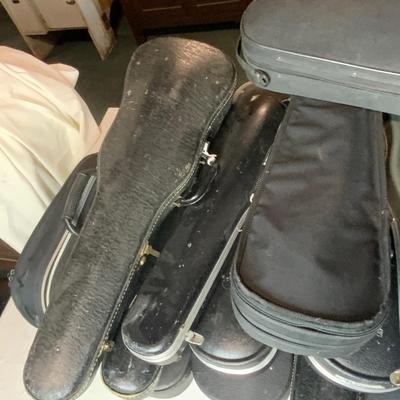 Lot 233 | 19 Empty Violin Cases