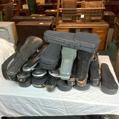 Lot 233 | 19 Empty Violin Cases