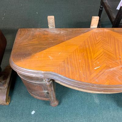 Lot 242 | Elegant Vanity or Desk