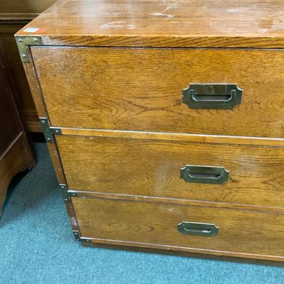 Lot 250 | 3-Drawer Bernhardt Oak Chest