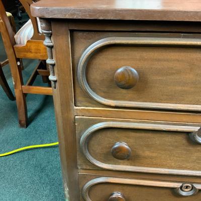 Lot 253 | Small 3-Drawer Chest