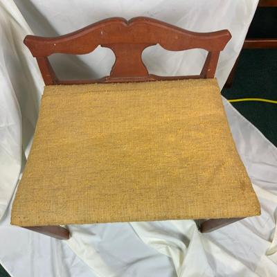 Lot 255 | Vintage Vanity Chair