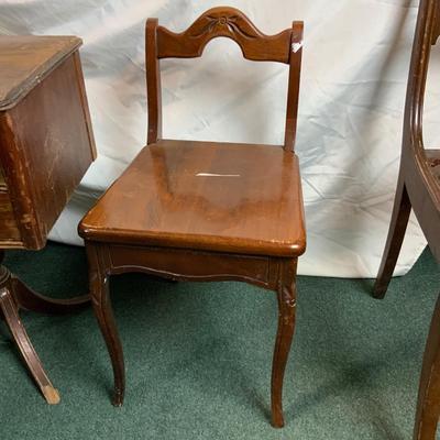 Lot 258 | Small Ladies or Childâ€™s Chair