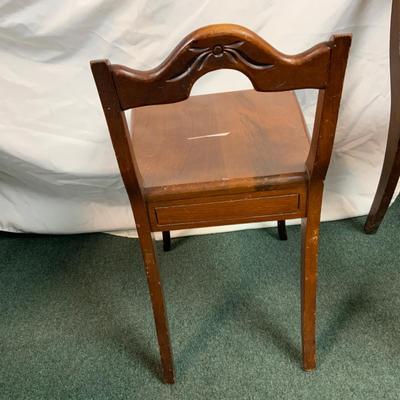 Lot 258 | Small Ladies or Childâ€™s Chair