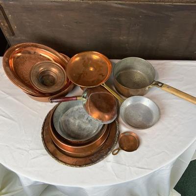 Lot 261 | 12 Miscellaneous Copper Pieces