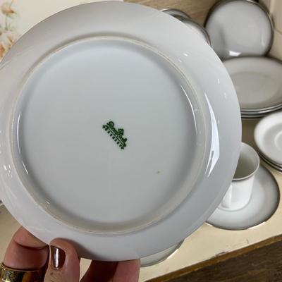 Lot 265 | 37 Dishes