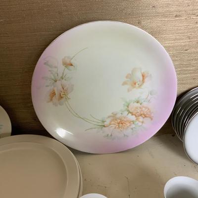 Lot 265 | 37 Dishes
