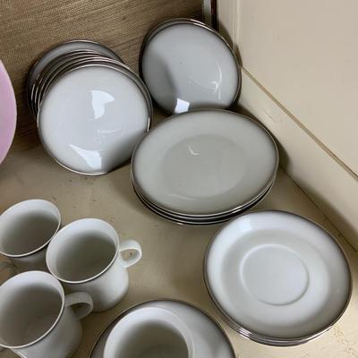 Lot 265 | 37 Dishes