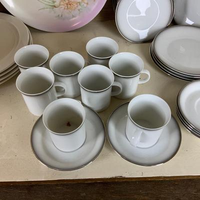 Lot 265 | 37 Dishes