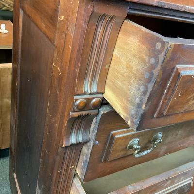 Lot 270 | Victorian Dresser