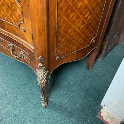 Lot 271 | Cocktail Cabinet
