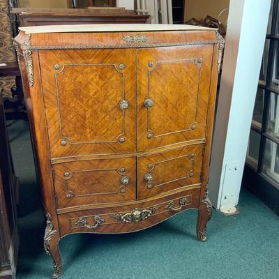 Lot 271 | Cocktail Cabinet