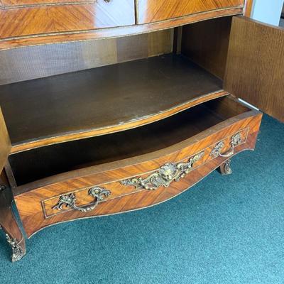 Lot 271 | Cocktail Cabinet