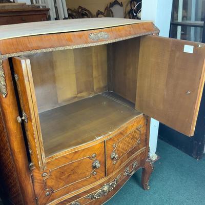 Lot 271 | Cocktail Cabinet