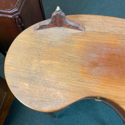 Lot 280 | Mahogany Kidney Dressing Table